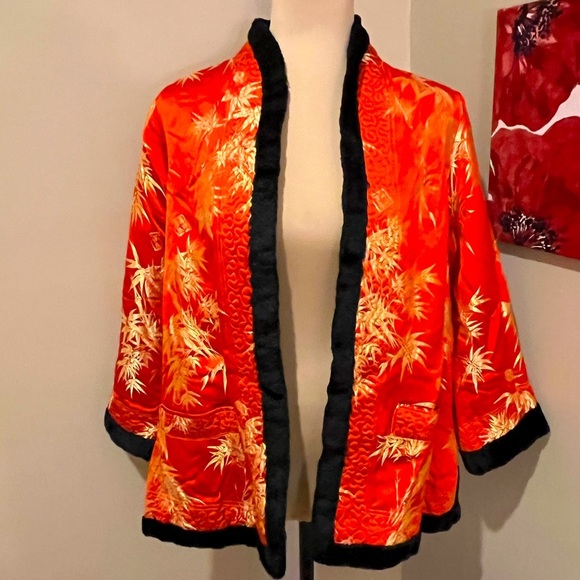 Vintage Chinese Silk Jacket Brocade Trimmed & Lined in lambs wool, size small - Picture 1 of 7